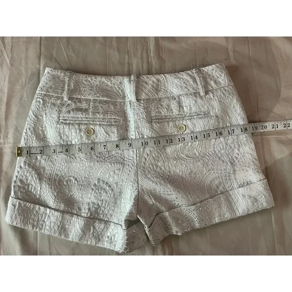New York & Company Metallic Shorts Women's Size 4 White Silver Dressy Pockets - Picture 11 of 16
